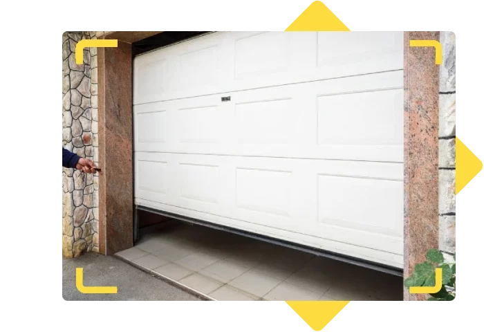 Porte de garage &agrave; Hi&egrave;res-sur-Amby